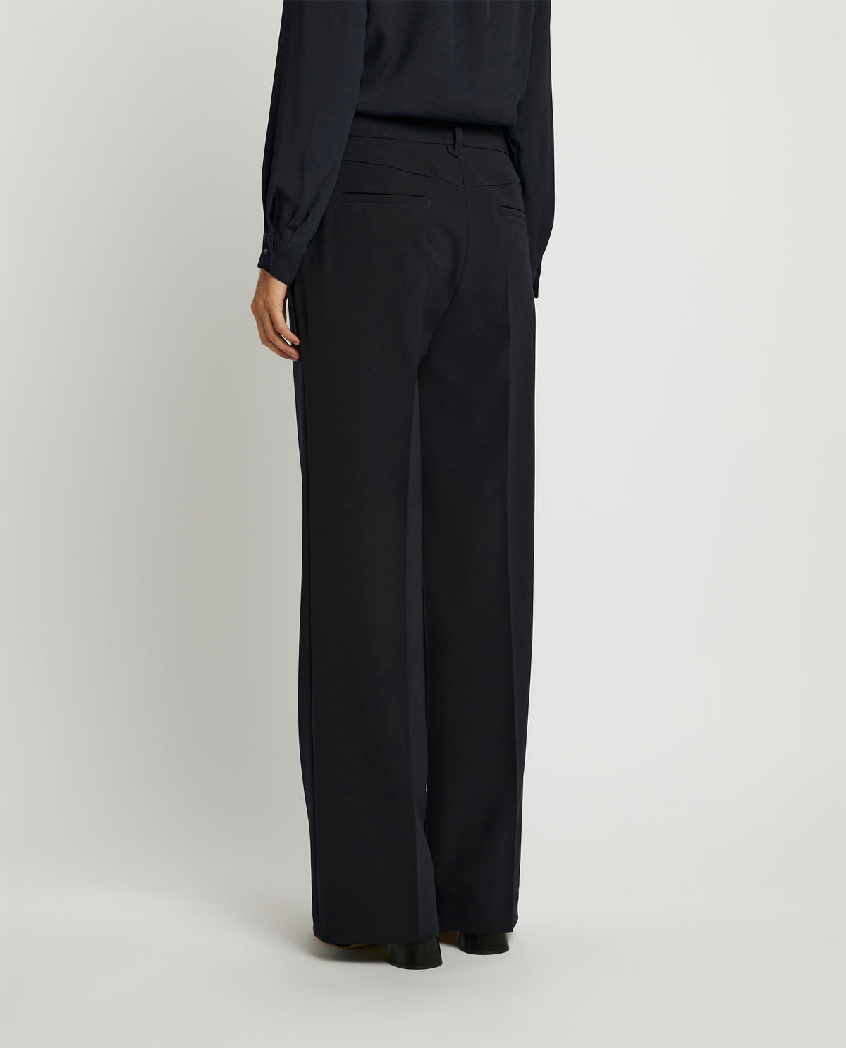 Straight fit trousers