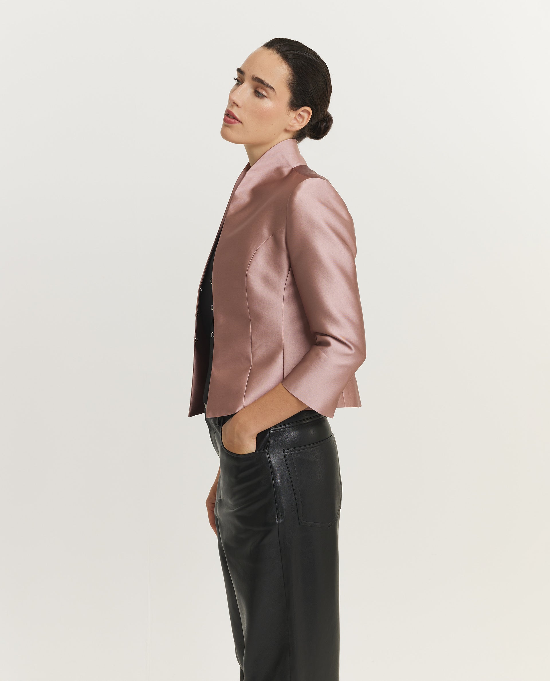 7/a/7/f/7a7f210765e37a06b914e467961b4019a71369e3_blazer.jpg