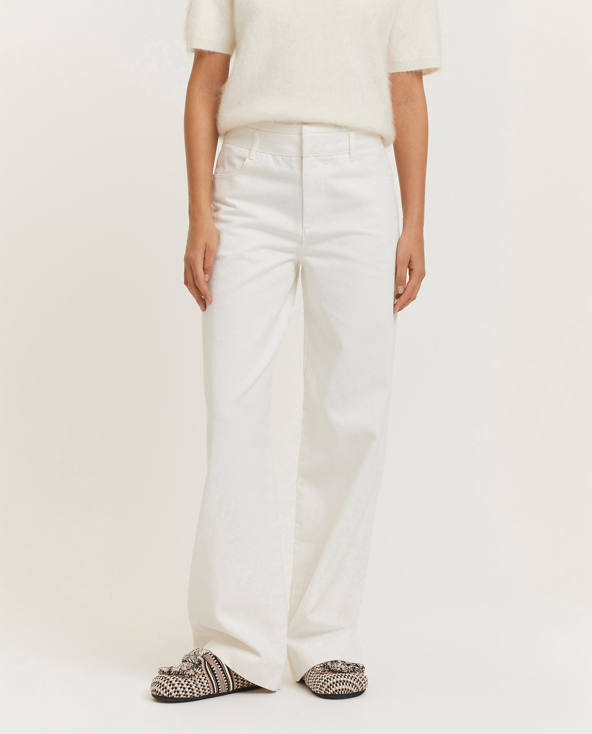 Wide leg trousers
