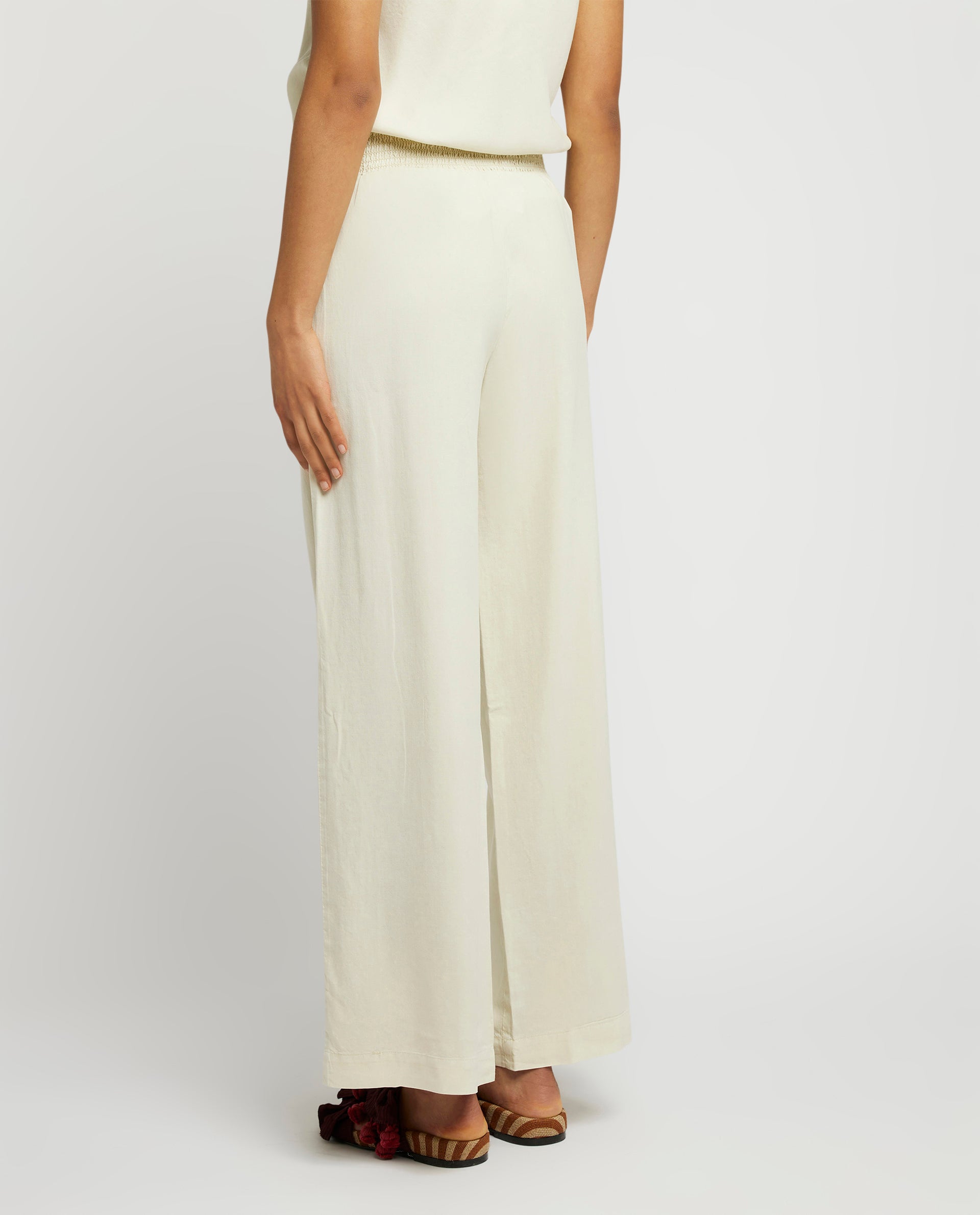 Fluid wide leg pants