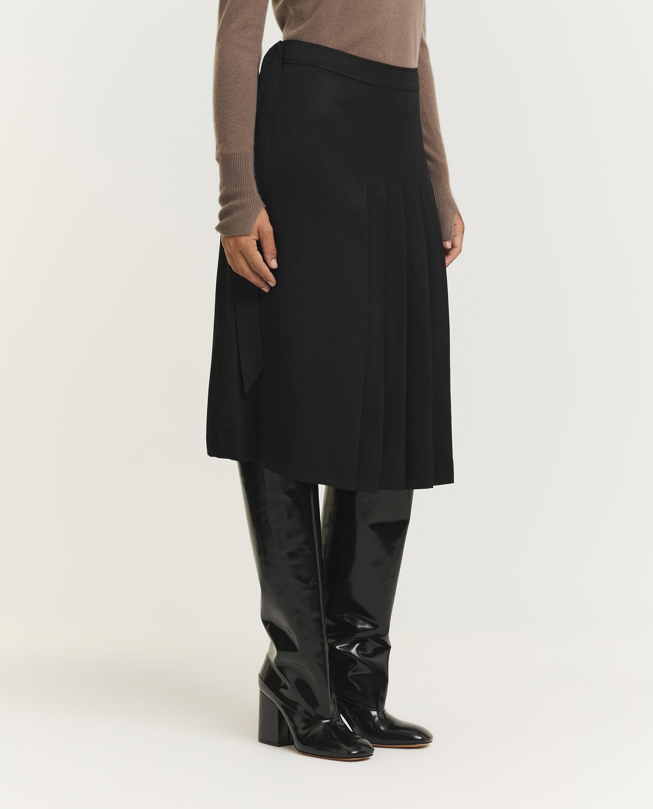 Jeanne Light Crepe Skirt