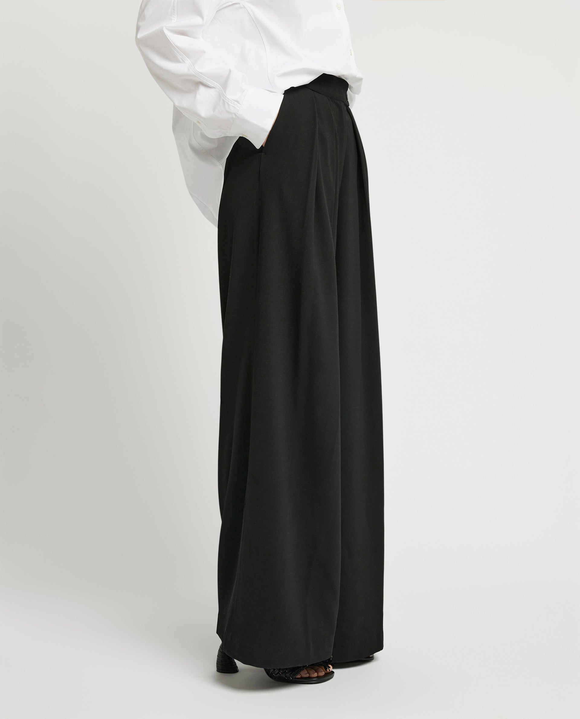 Wide leg trousers