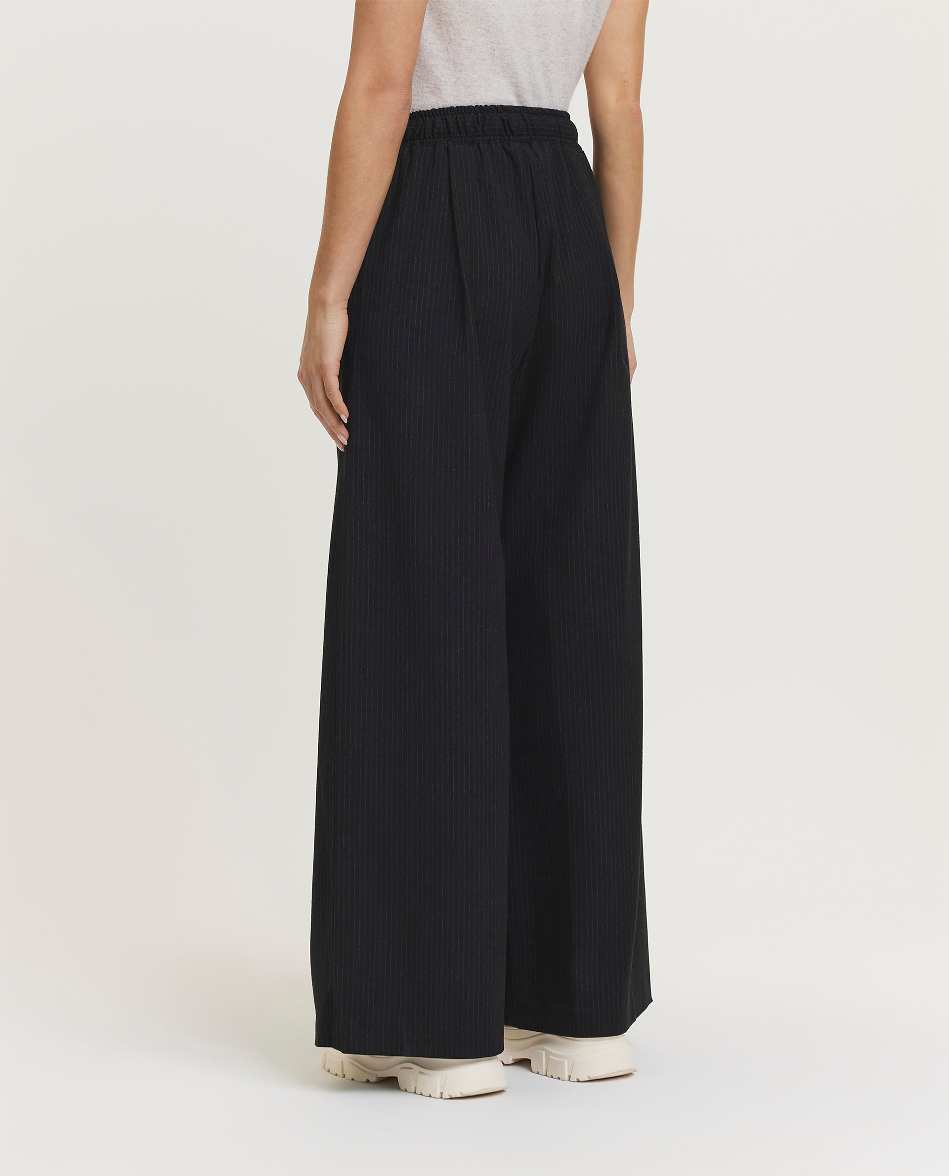 Wide leg pants