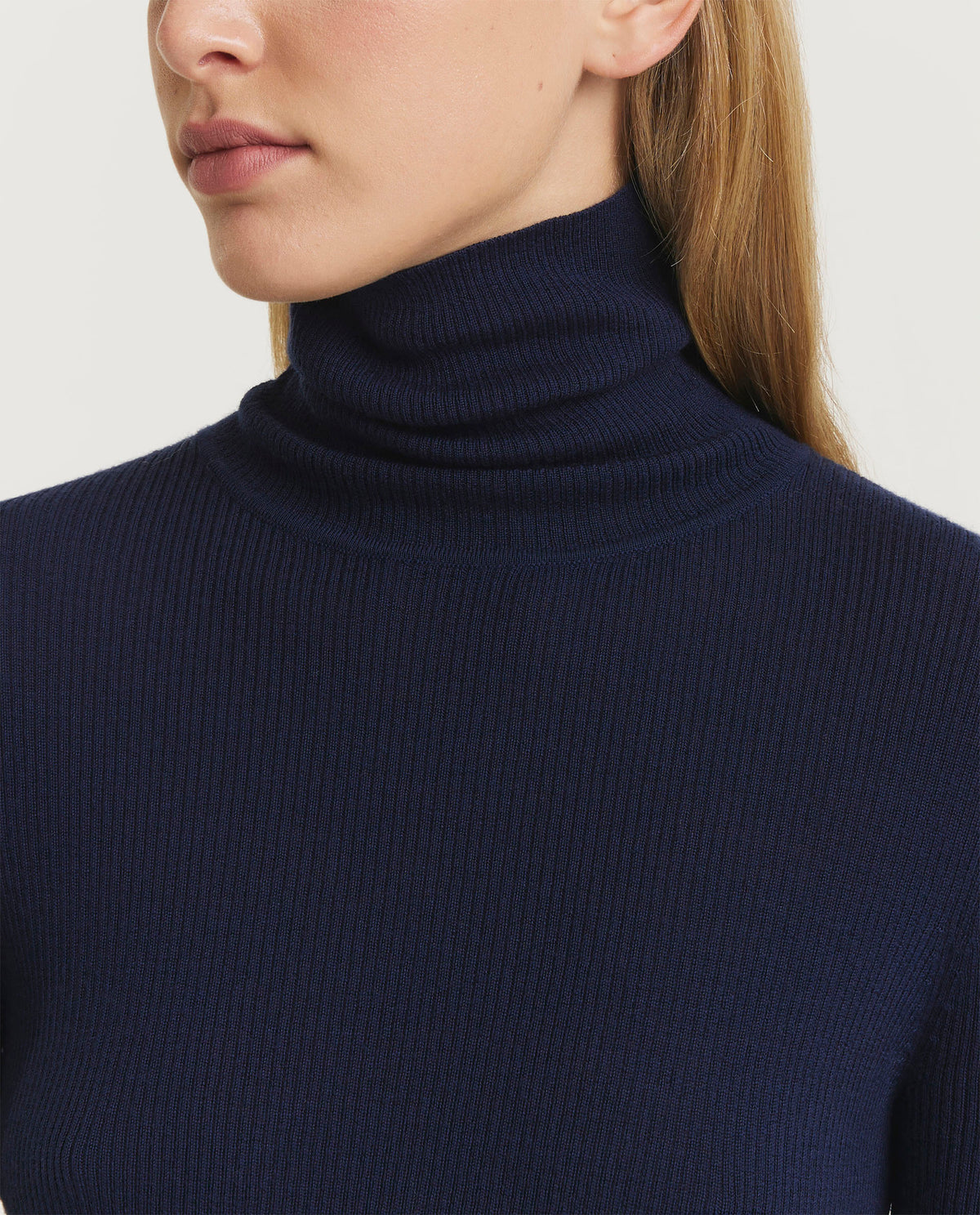 Wool turtle neck sweater