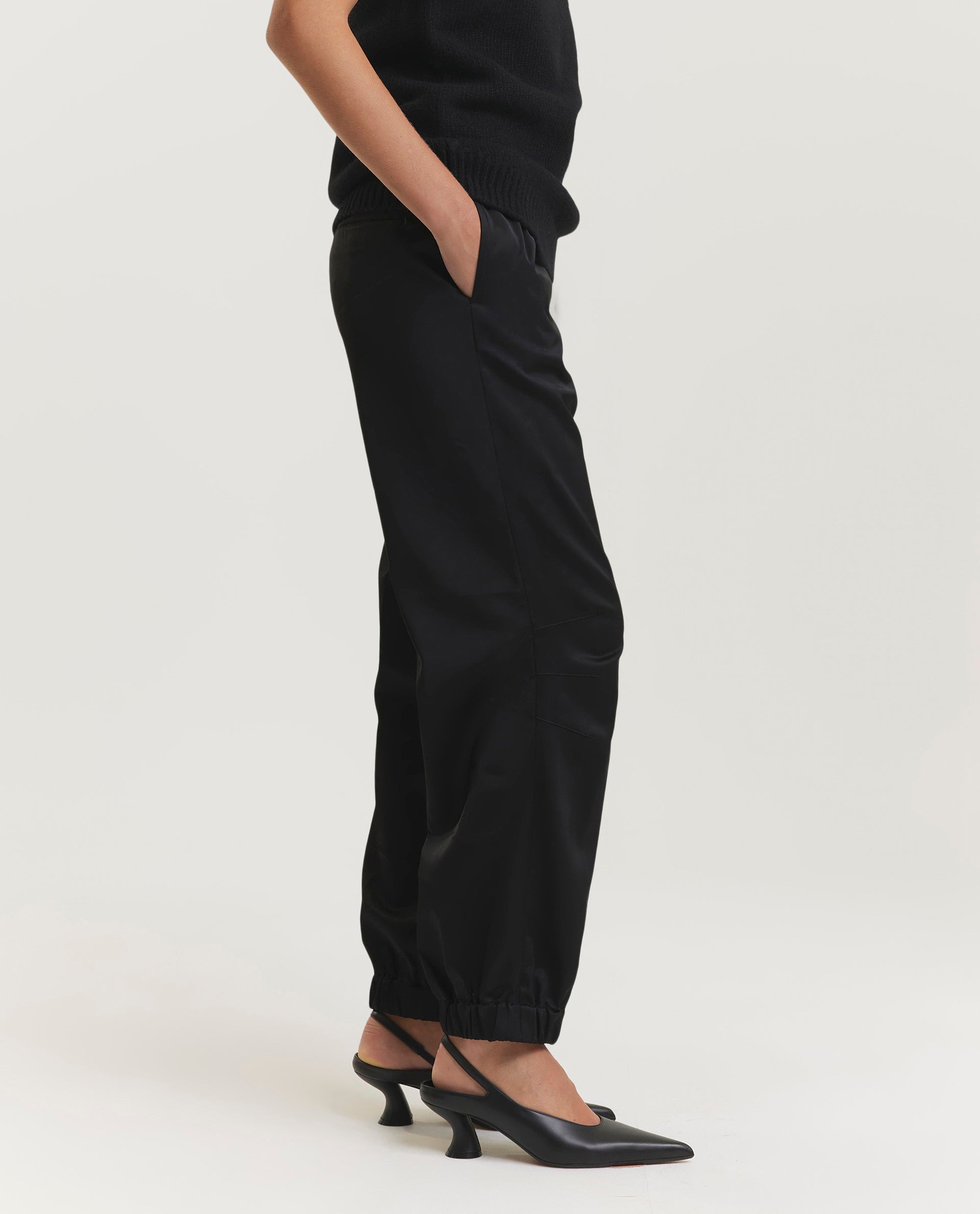 Wide leg trousers