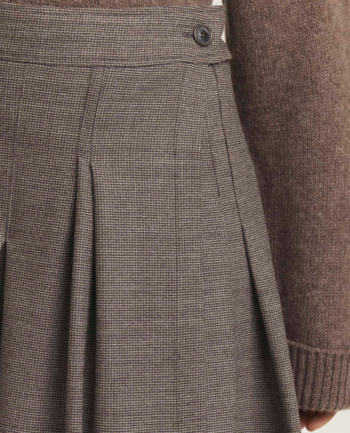 Pleated skirt