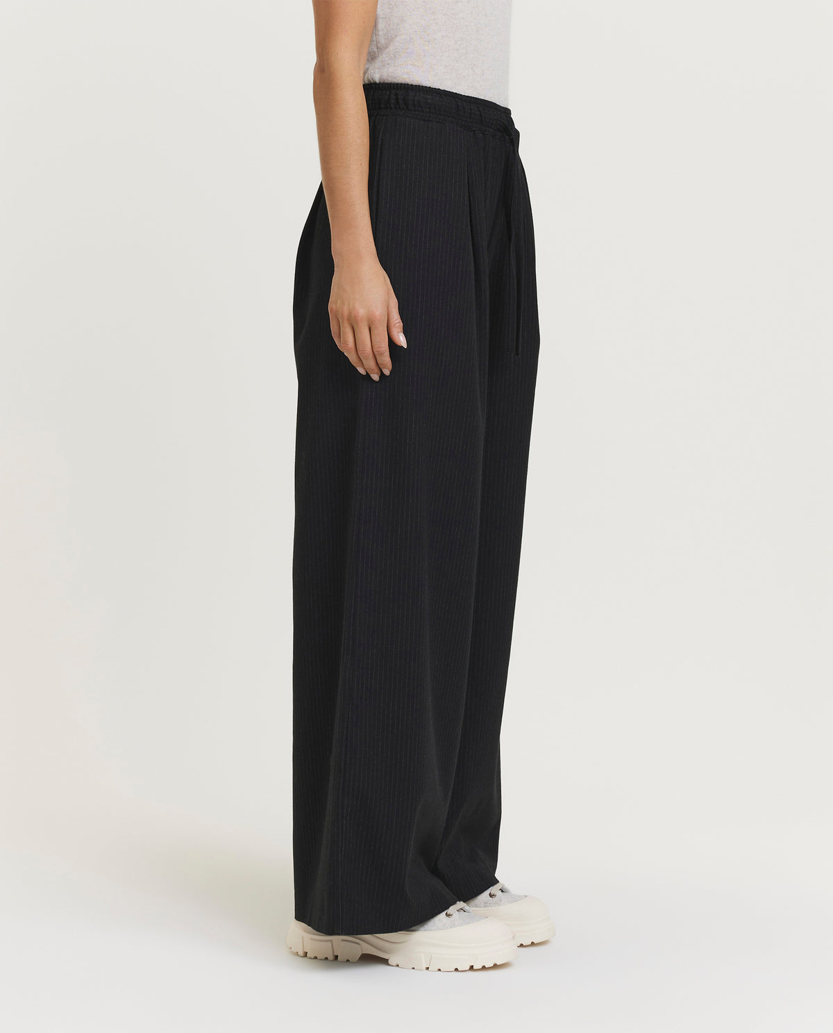 Wide leg pants