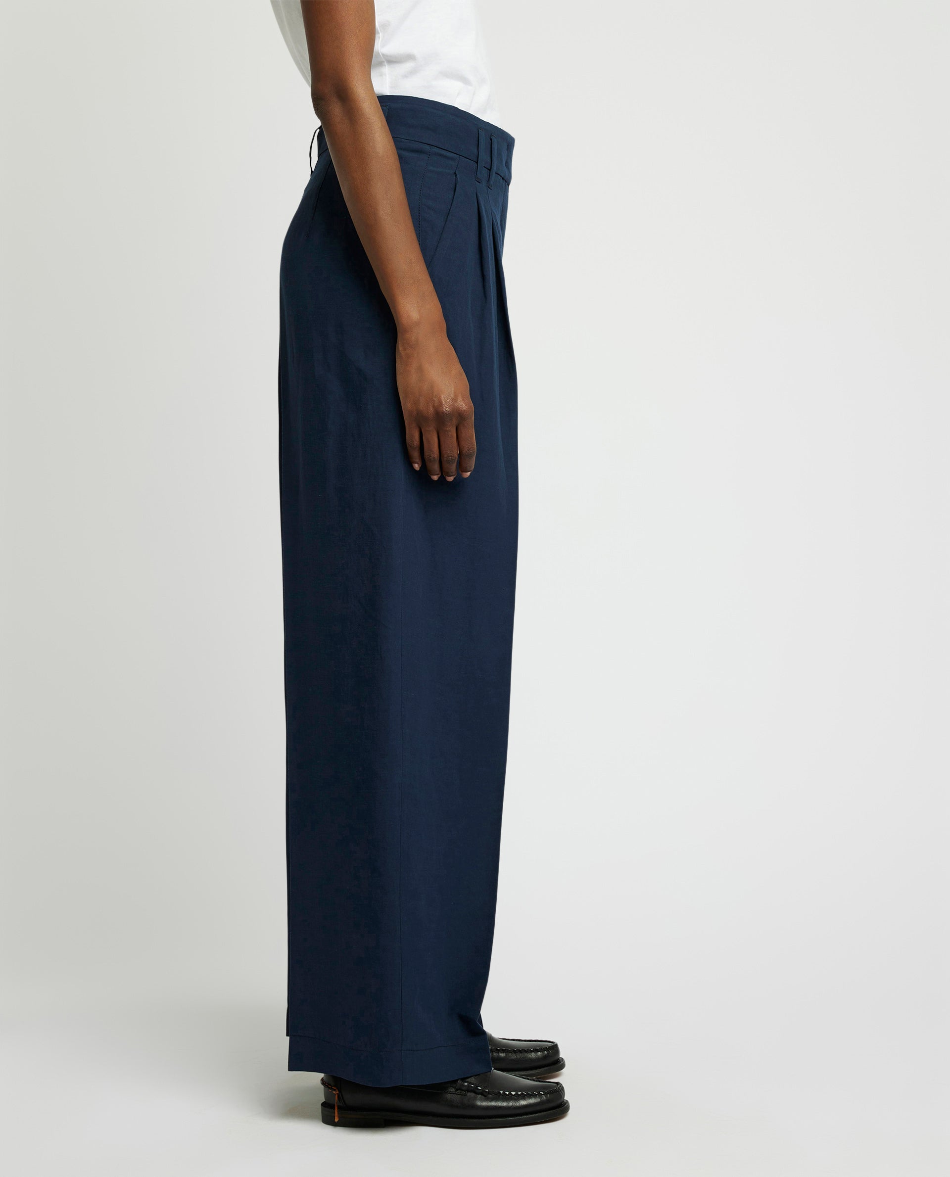 Wide leg trousers