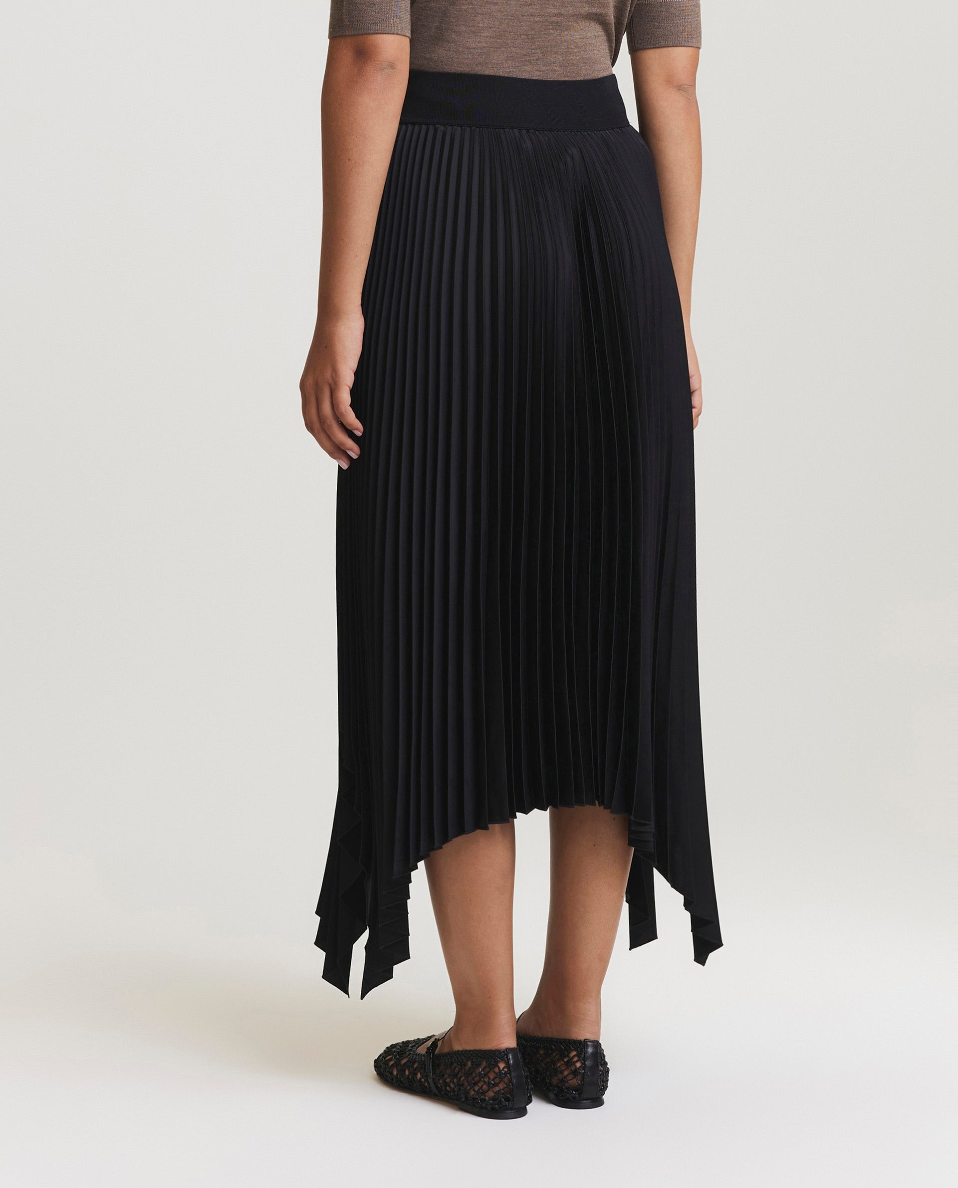 Asymmetrical plissé skirt