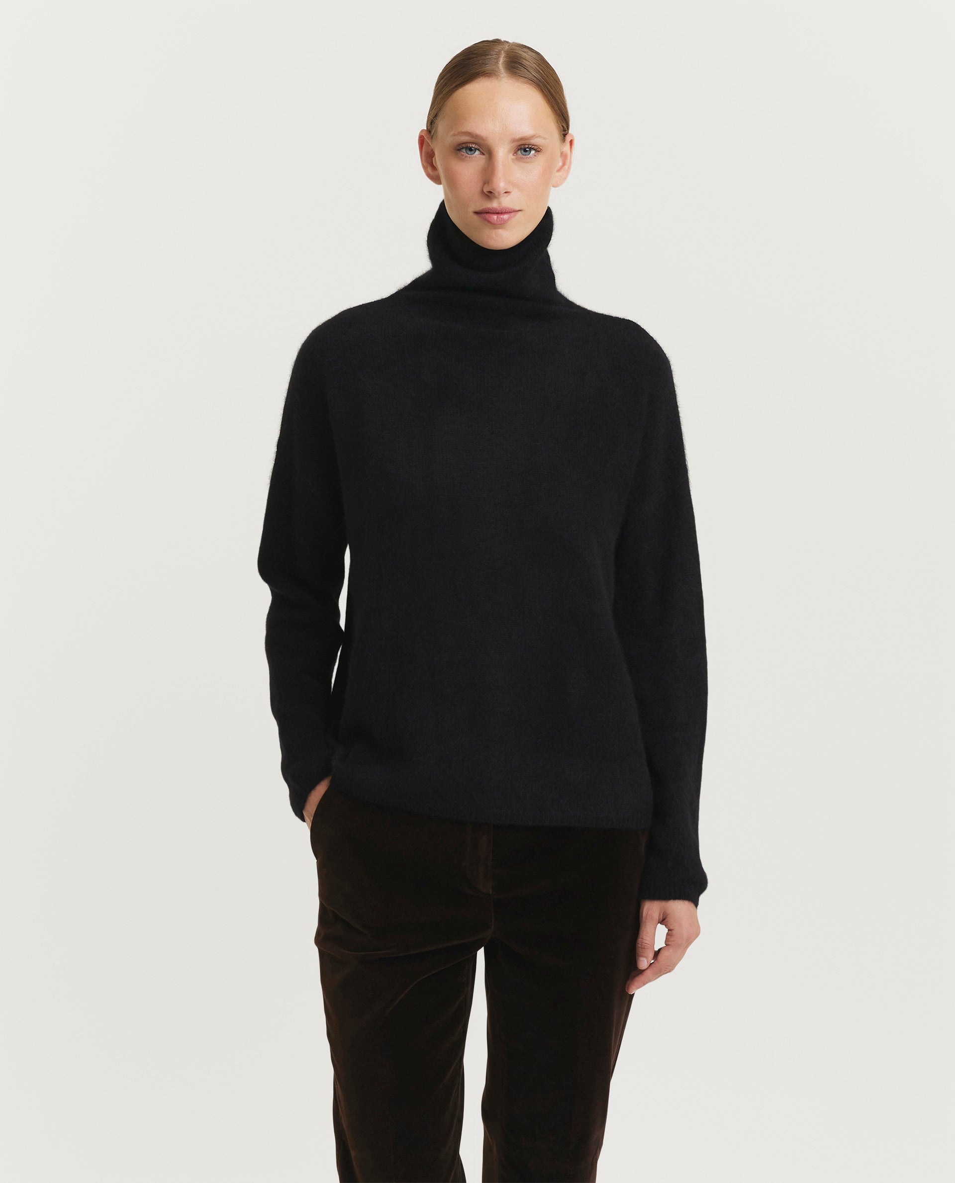 Turtleneck sweater 
