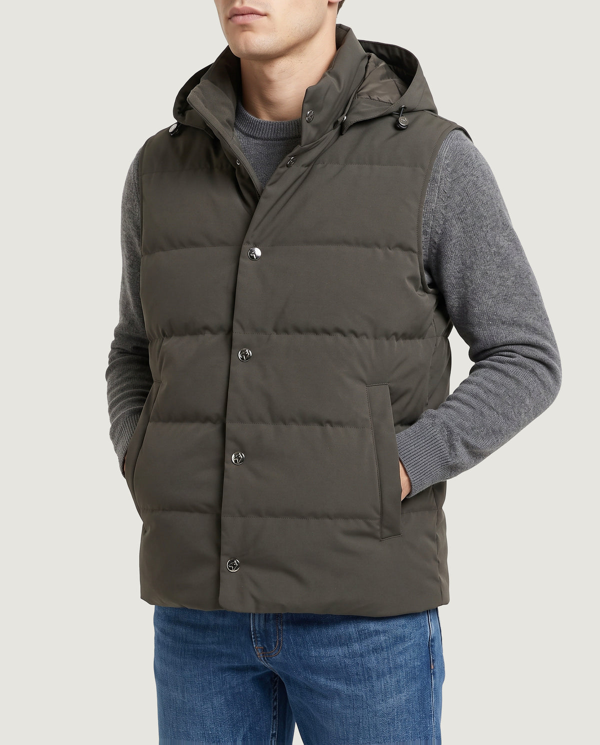 a/e/4/c/ae4cf1b32978c1061b864e9bc6c2270e312aa16f_vest.jpg