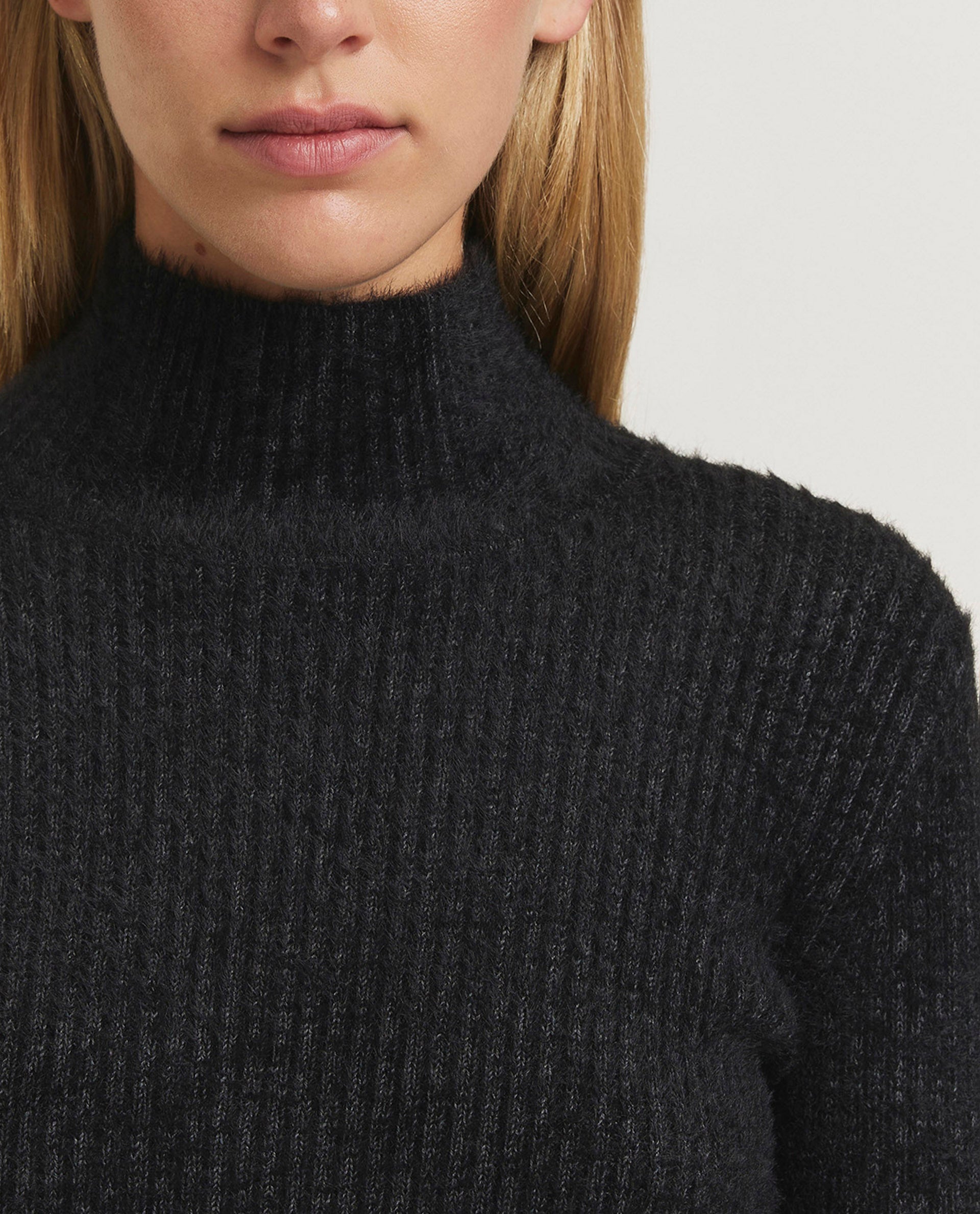 Turtleneck sweater 