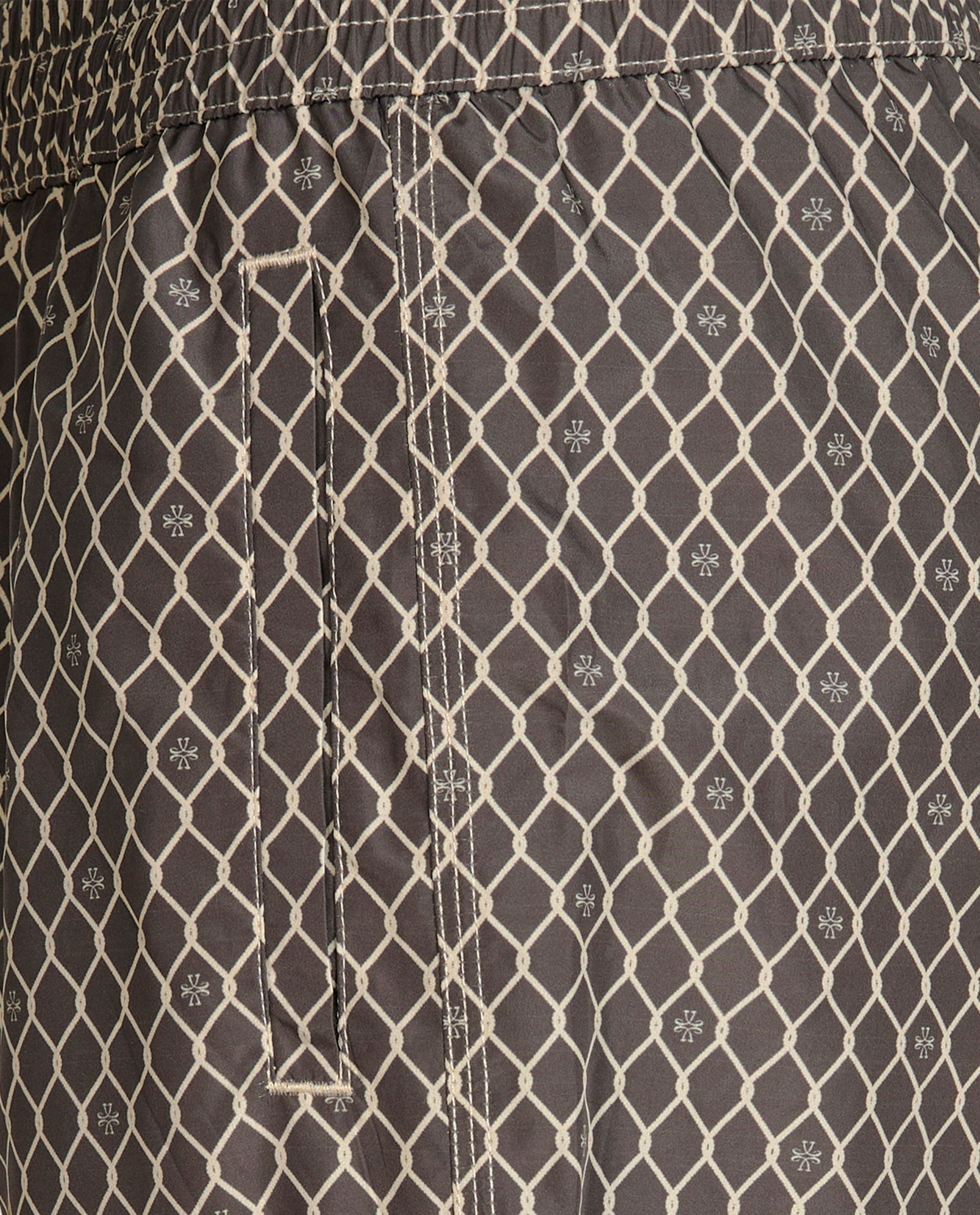 d/1/2/0/d120d4f2f1e76abc377ce8f9b89e7f13cafd8a8c_6676430002PL588_l1.jpg