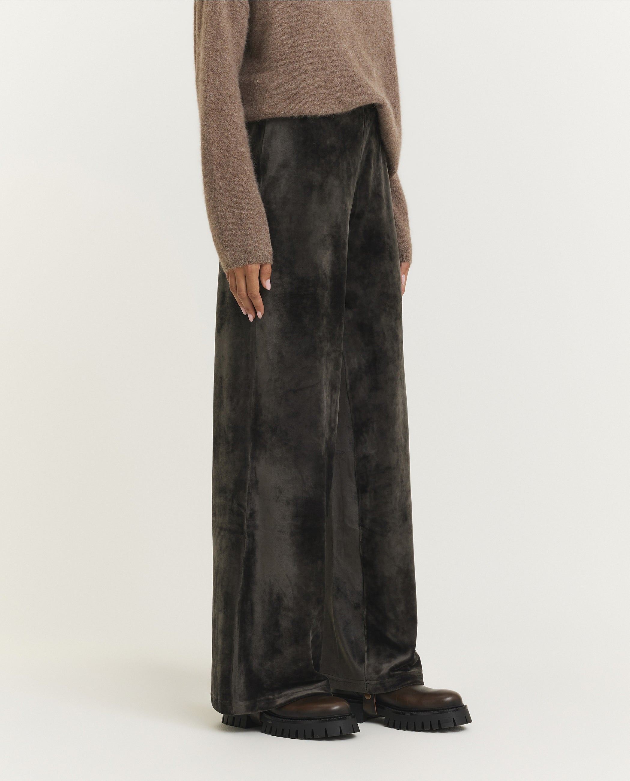 Velvet Stretch Trousers