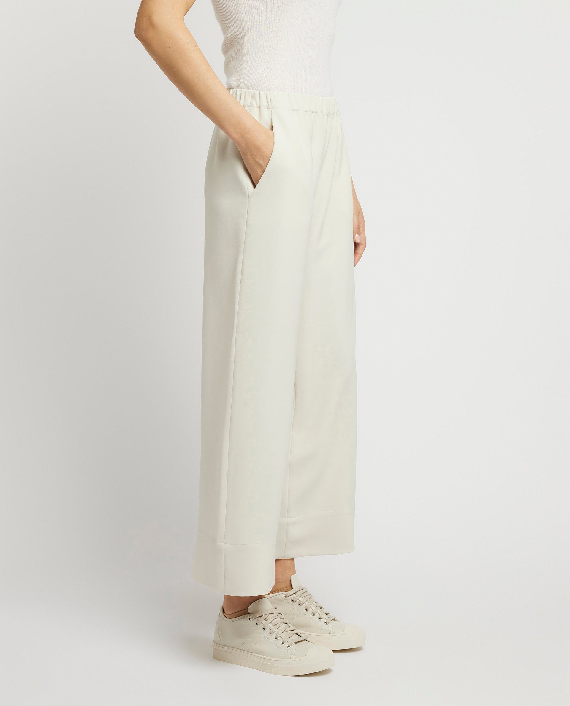 Wide leg trousers