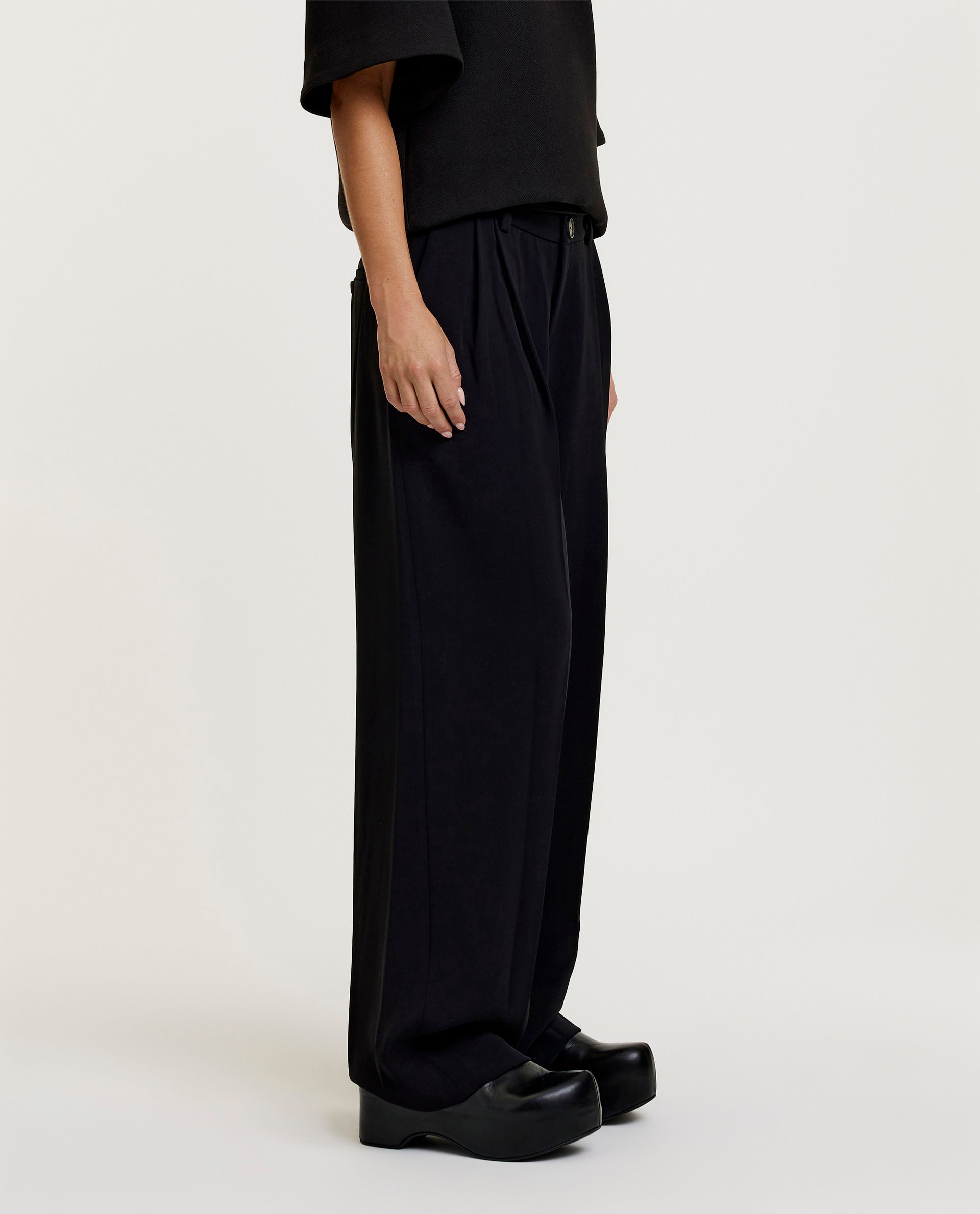 Wide leg trousers