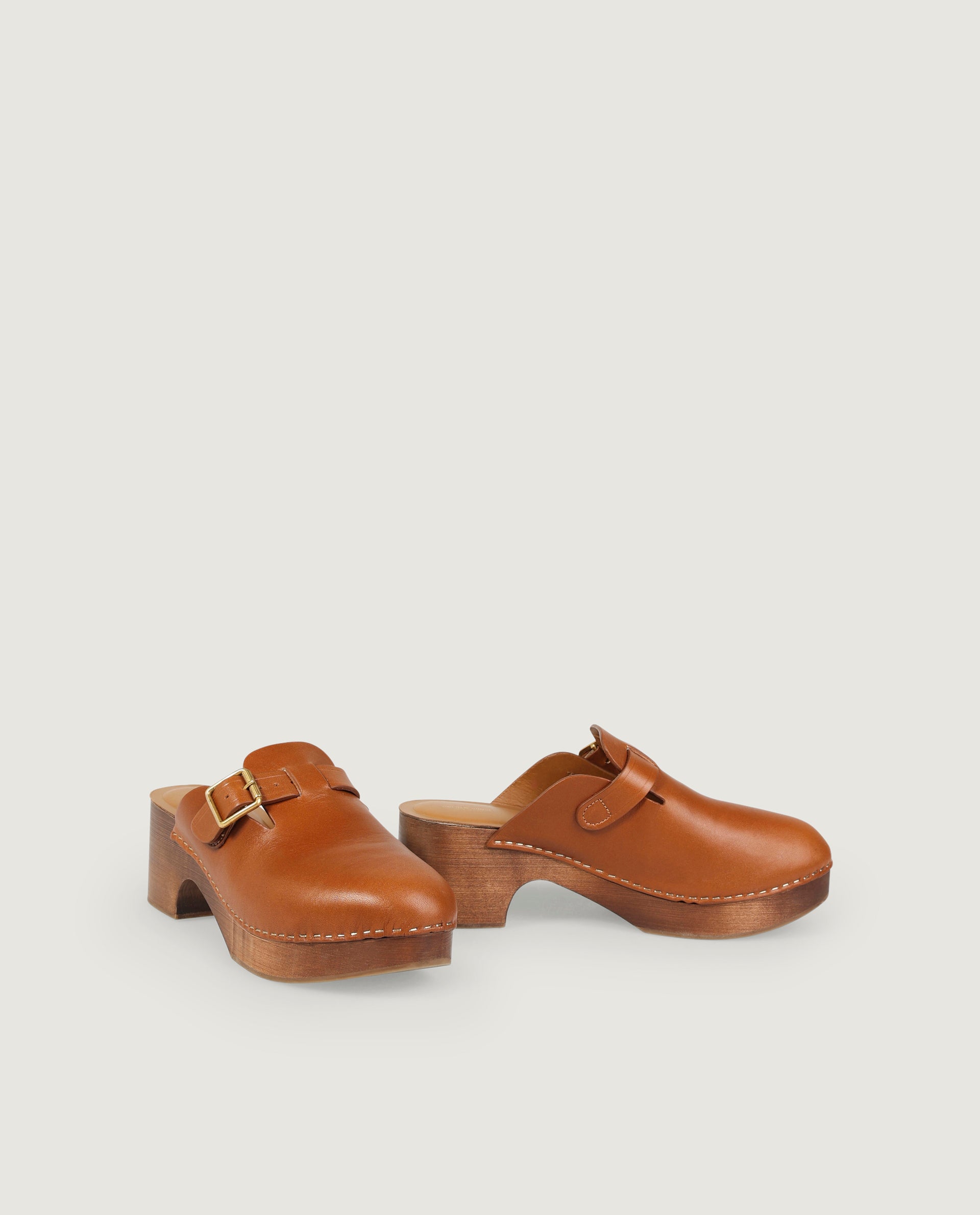 Leather clogs