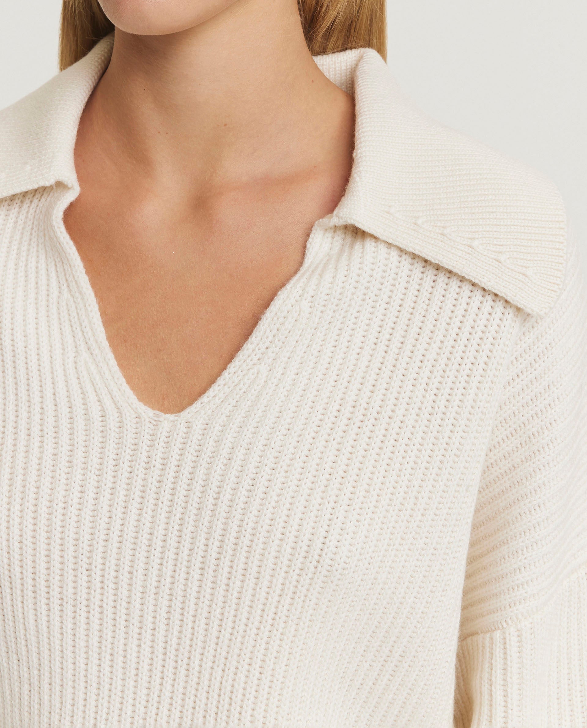 V-neck sweater

