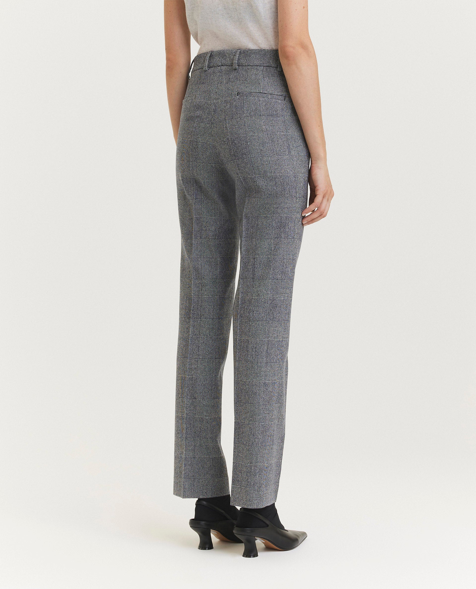 Trousers from wool

