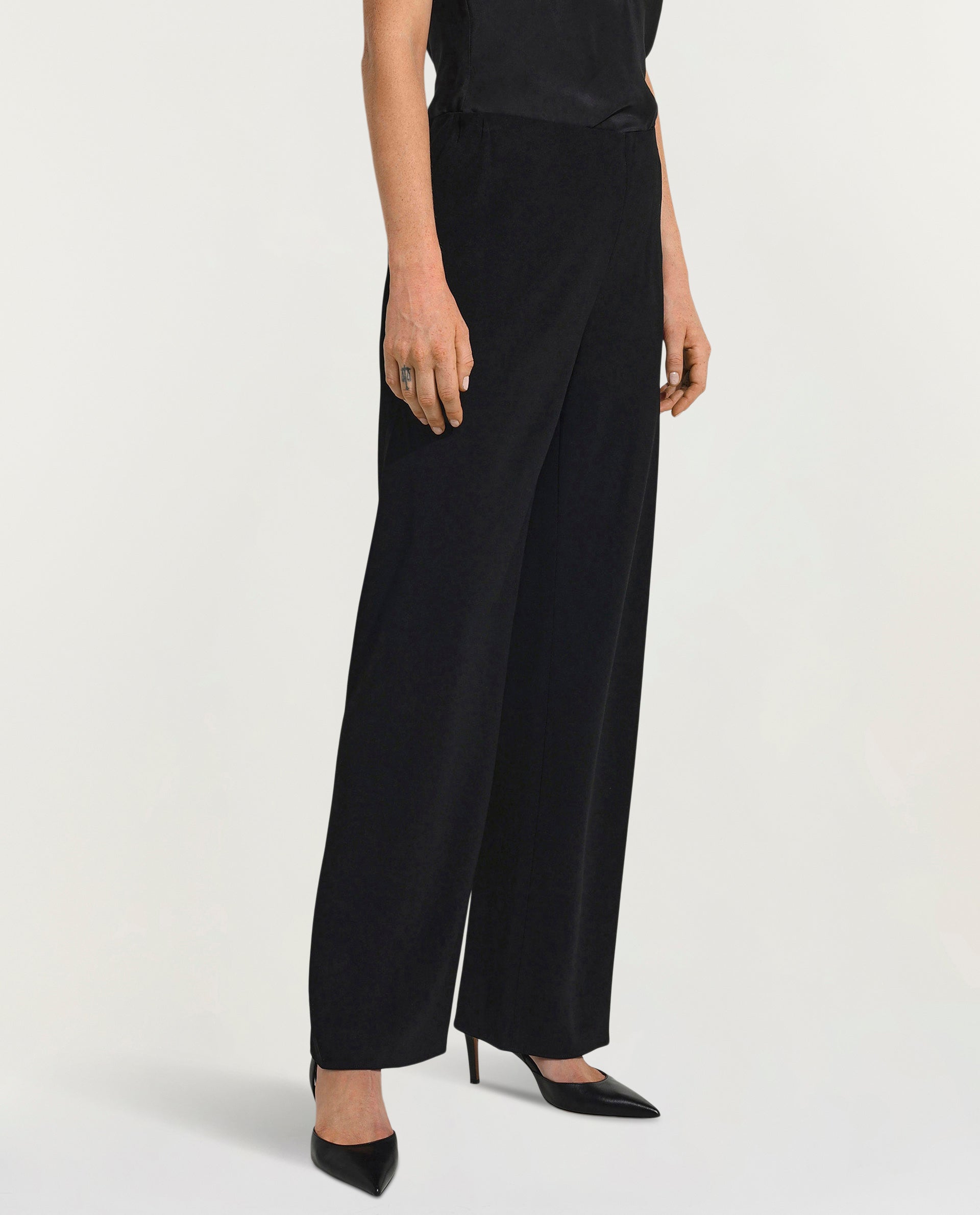 Wide leg trousers