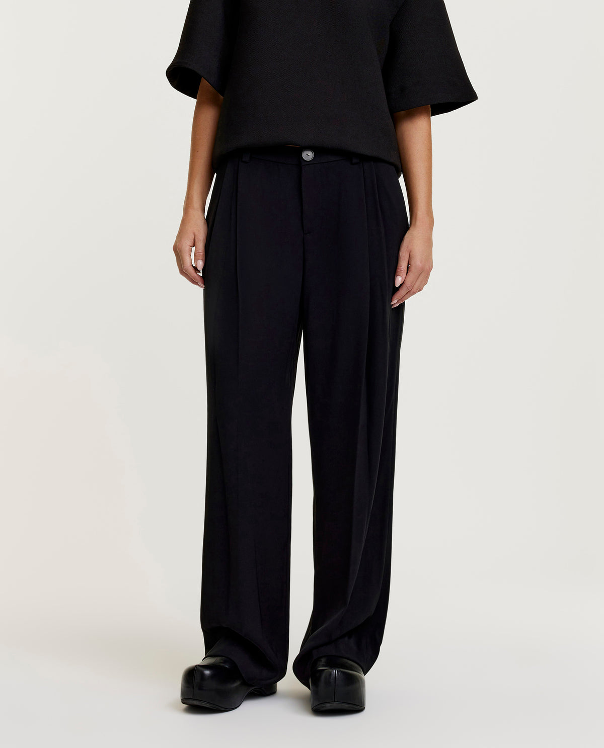 Wide leg trousers