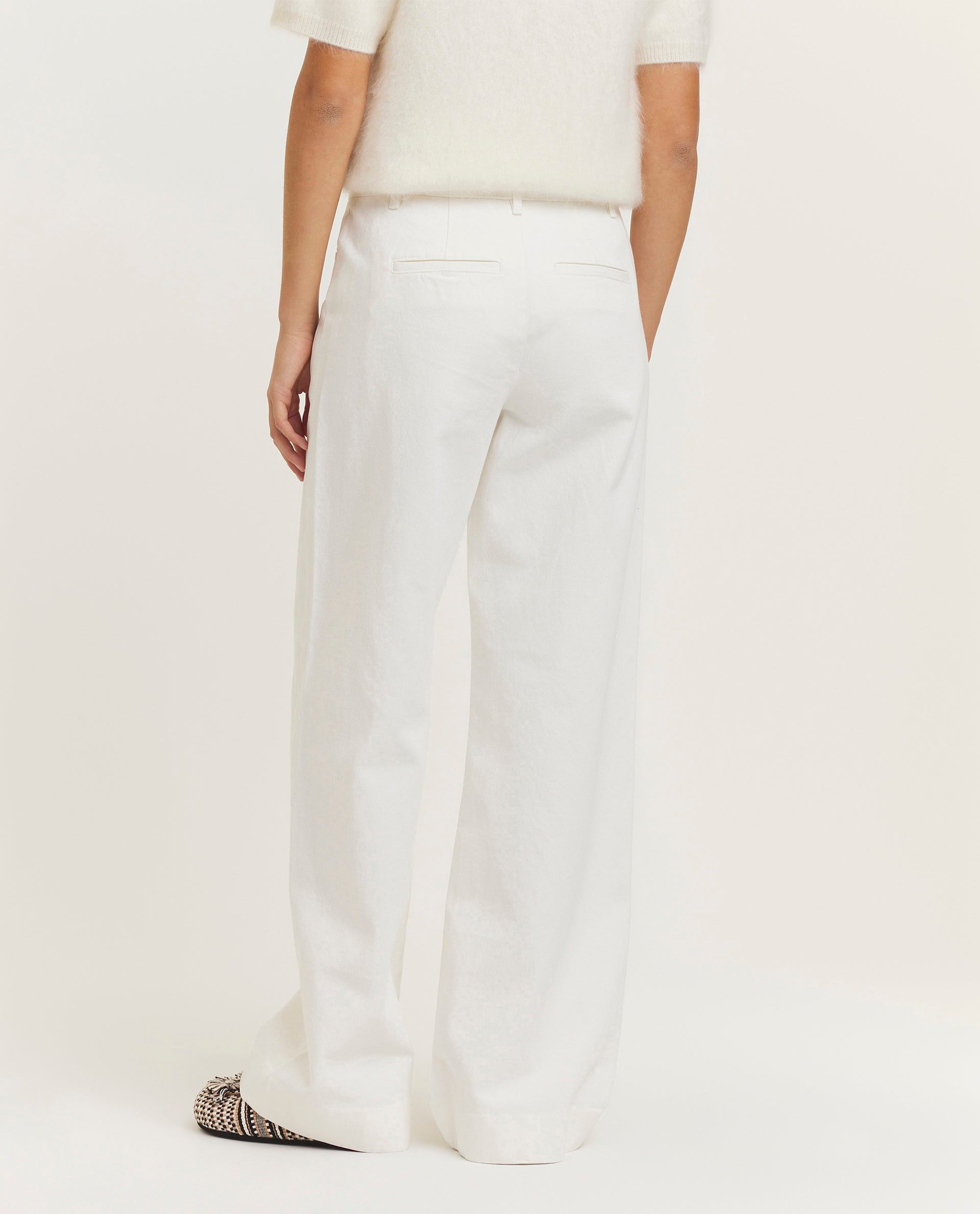 Wide leg trousers
