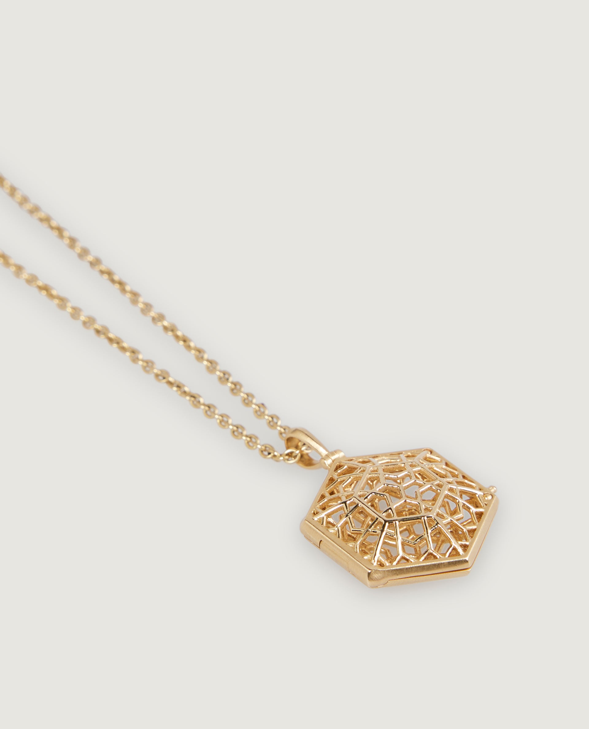 Jali Divine openwork locket necklace