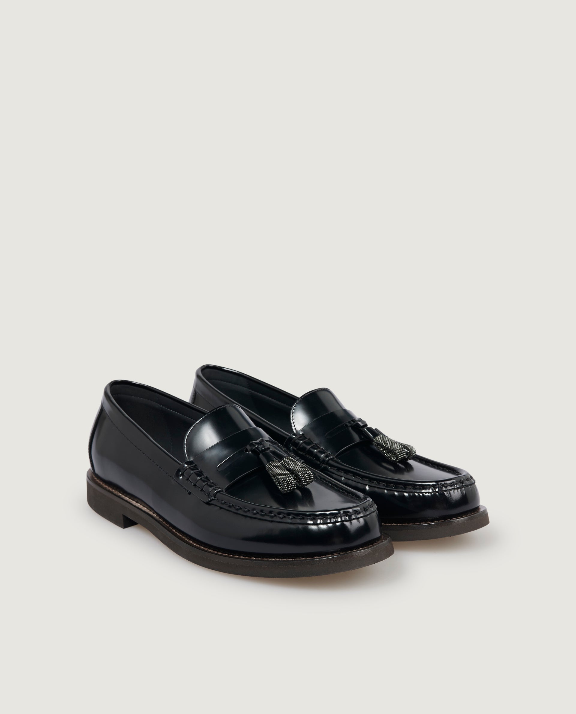 Loafers with monili