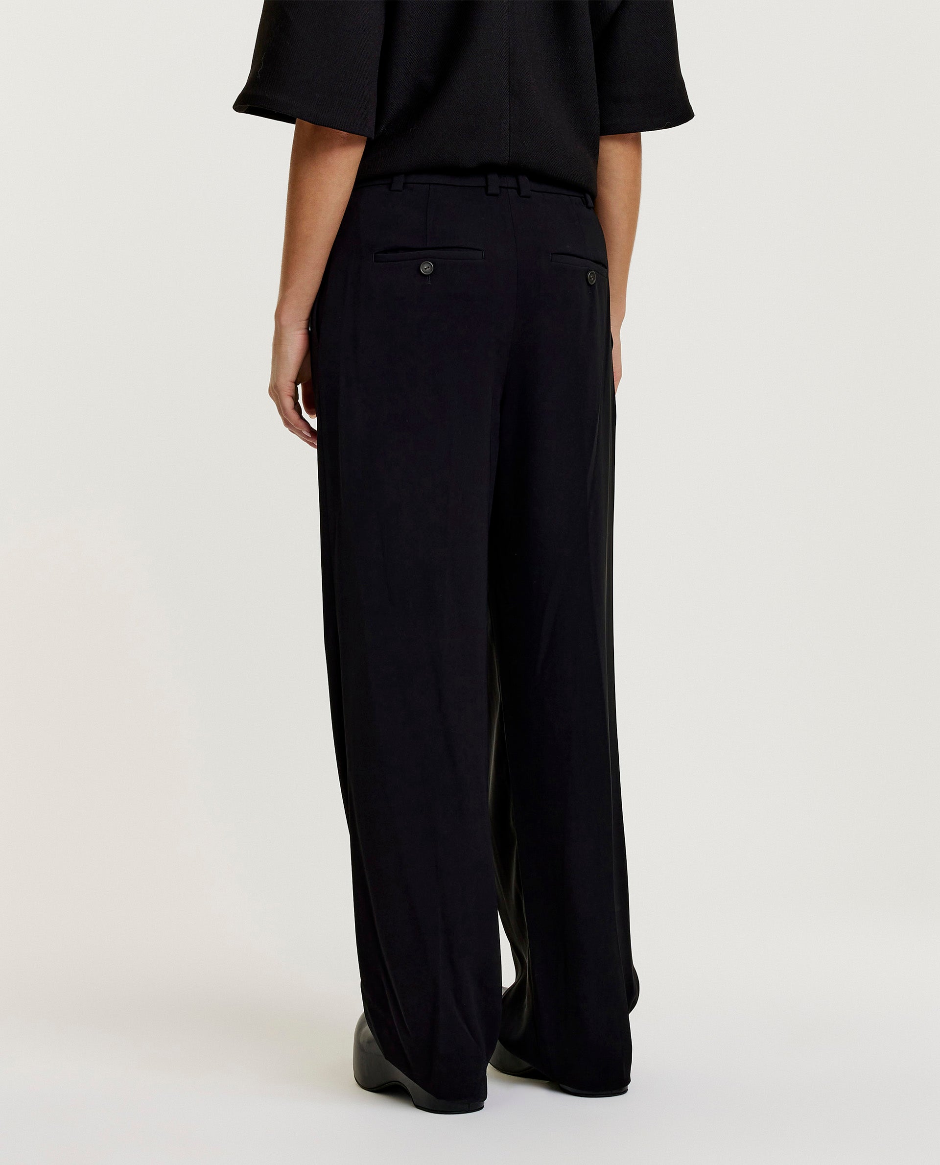 Wide leg trousers