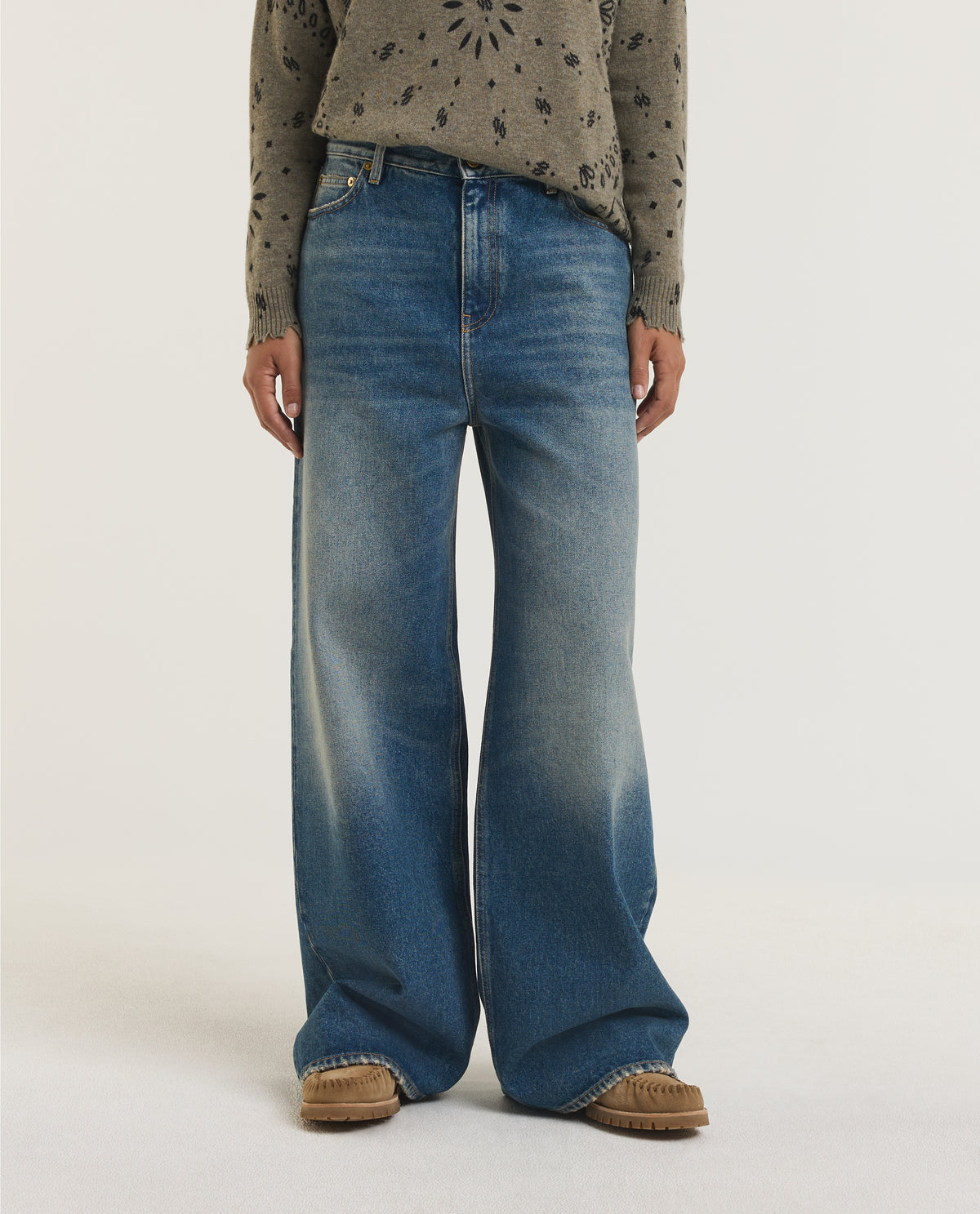 e/f/9/0/ef903eb3823d60d09119c371fb494148a42746ac_4302090077DN820_2.jpg