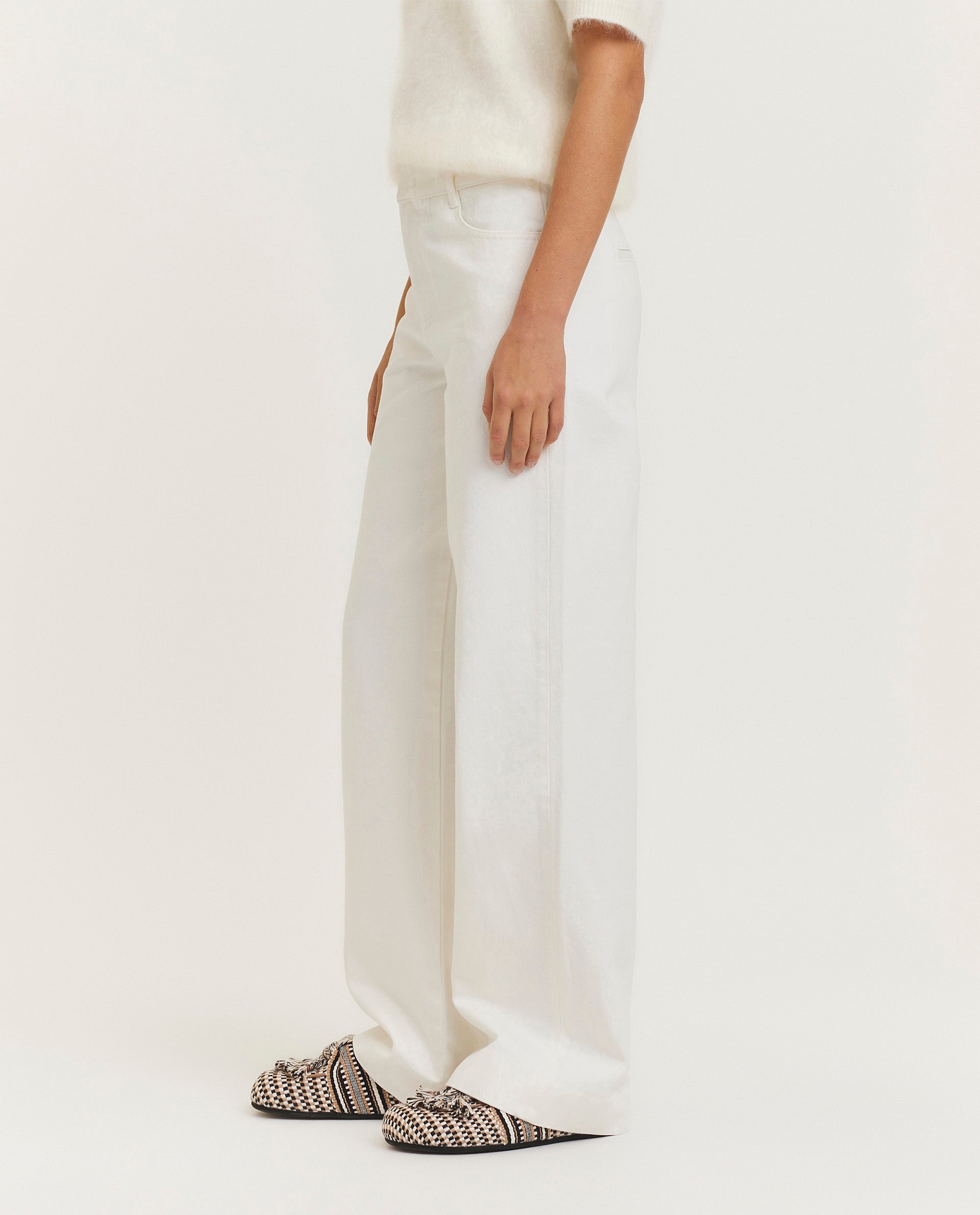 Wide leg trousers
