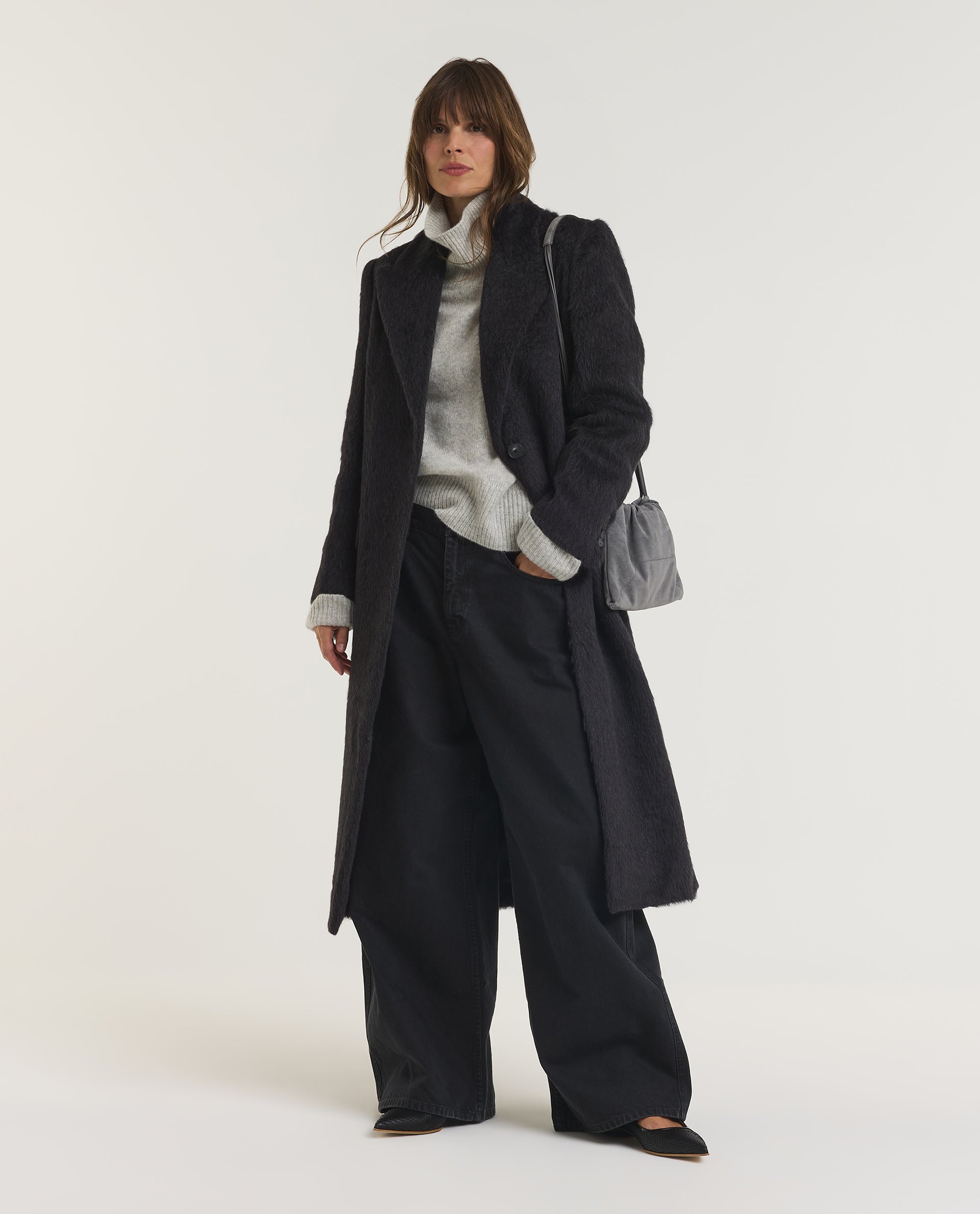 f/b/3/1/fb31917c8165e91bf2a81775ca3a181e8e78f079_440L390007WP740_1.jpg