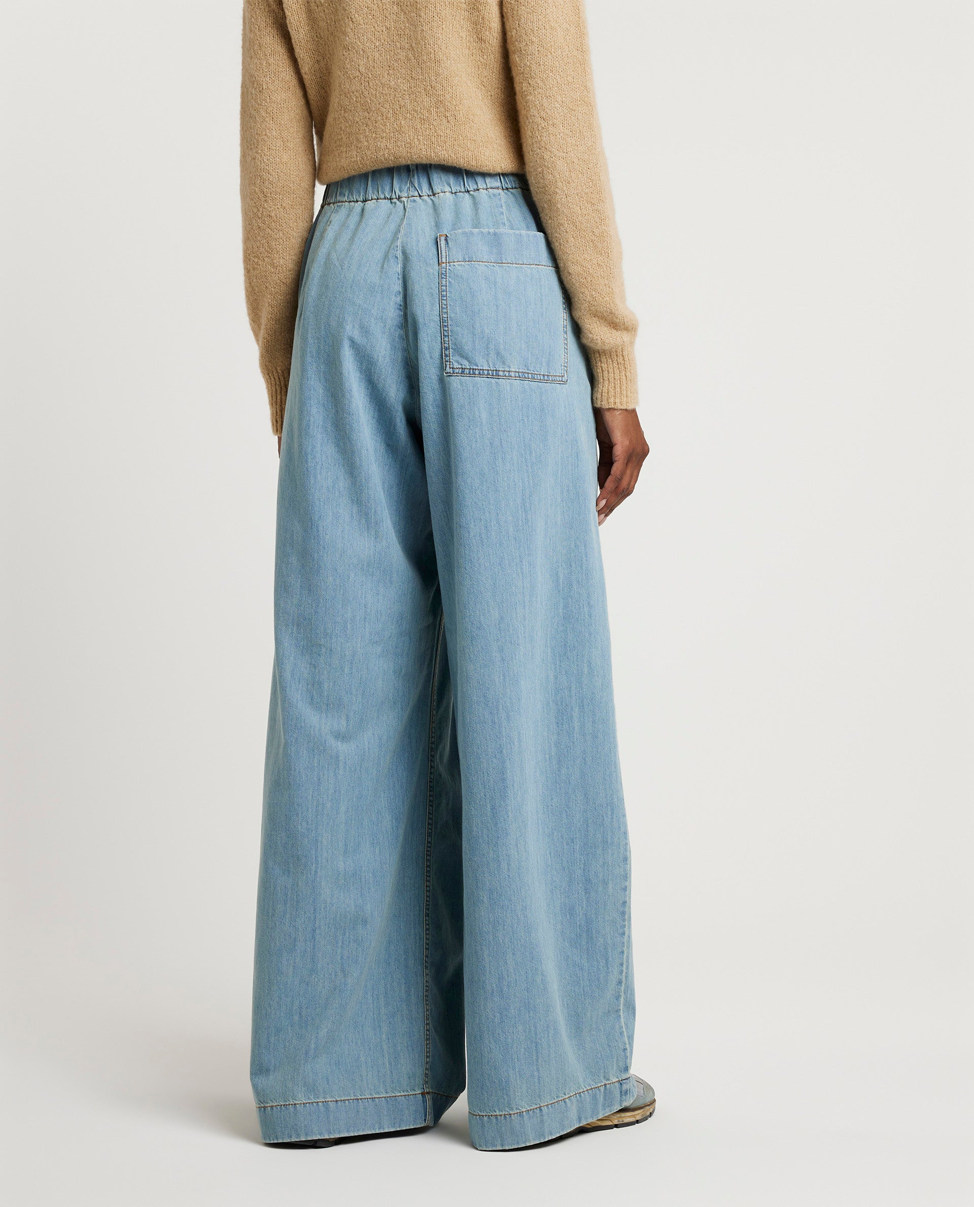 Wide leg jeans