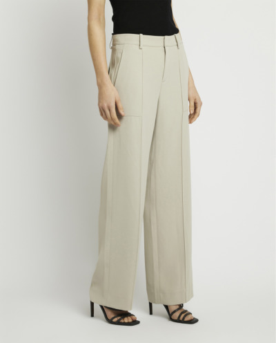 Loose trousers
