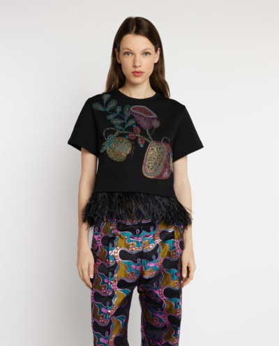 T-shirt with feathers