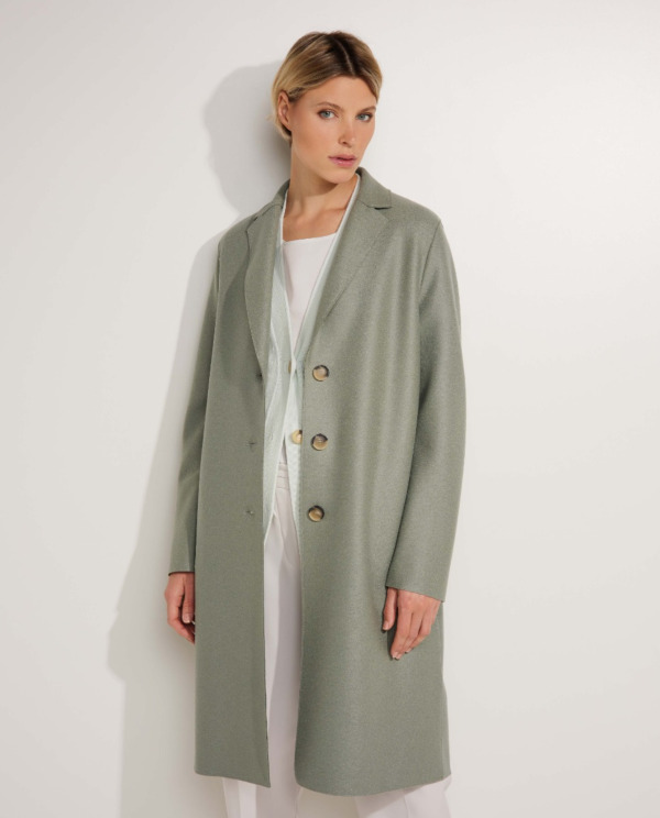 Overcoat in light pressed wool