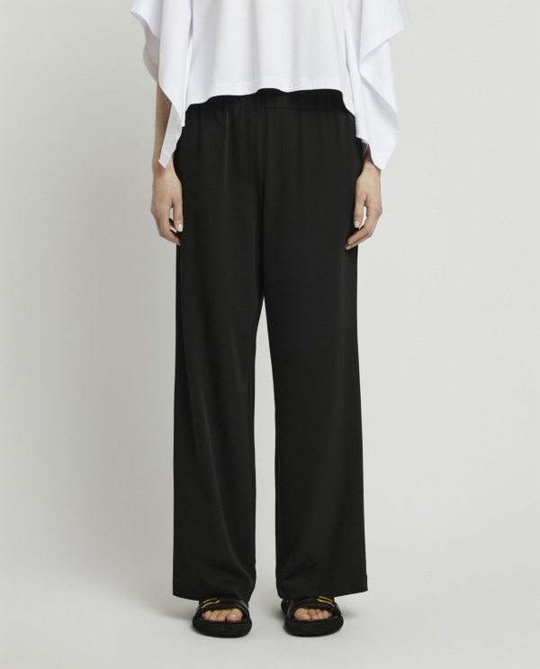 Wide leg trousers