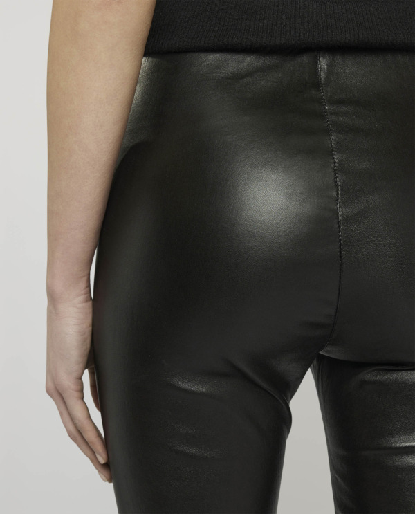 Mid-rise stretch leather legging