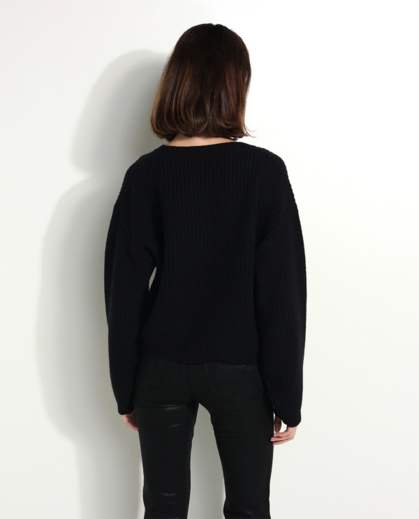 Lightweight V-neck sweater