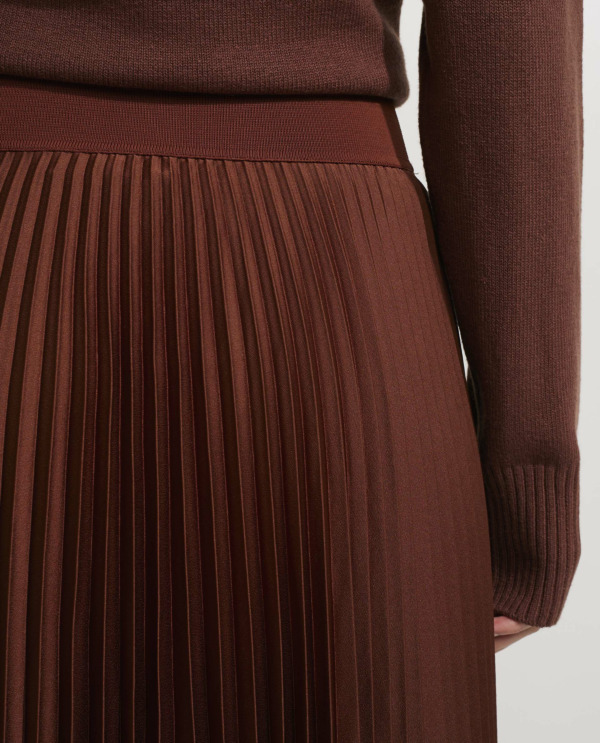 Asymmetrical pleated skirt