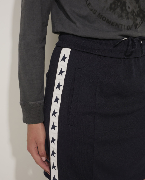 Skirt with pockets 