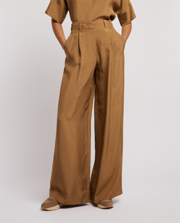 Wide leg pants