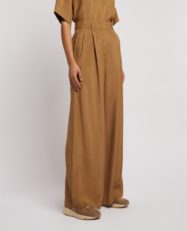 Wide leg pants