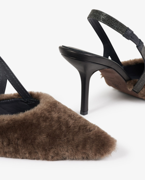 Shearling pumps