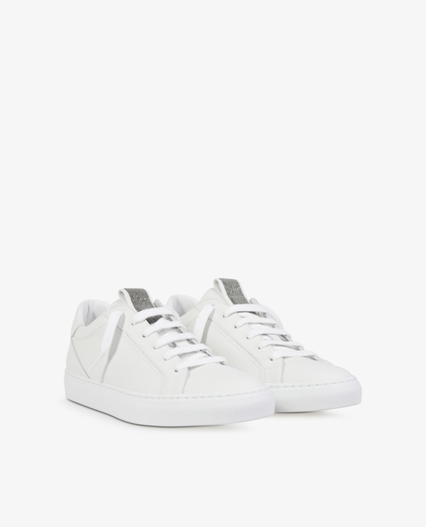 Sneakers met monili